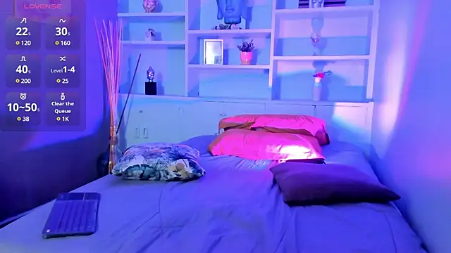 Lucy Williiams online show from March 6, 2025, 8:27 pm