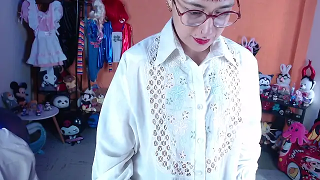 MissMiia2 online show from May 4, 2026, 2:20 pm