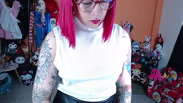 MissMiia2 online show from May 1, 2026, 11:26 am