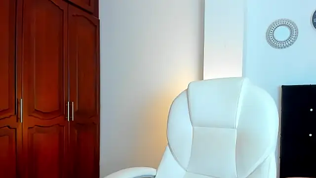 kathyajhonss online show from May 10, 2026, 3:47 pm