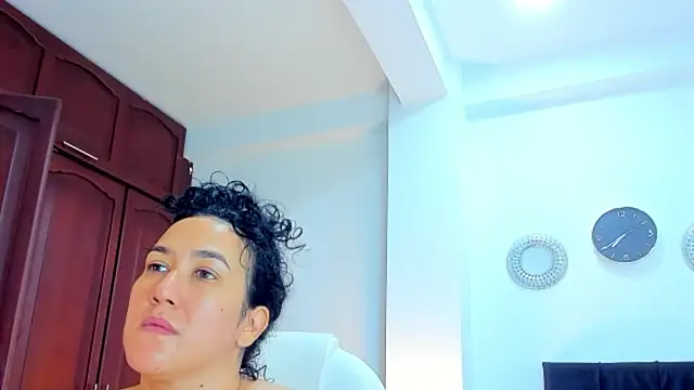 kathyajhonss online show from April 27, 2026, 12:41 am