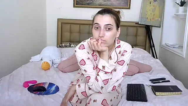 Snapshot of Iren chatting on July 1, 2026, 7:47 pm Iren online show from July 1, 2026, 7:47 pm