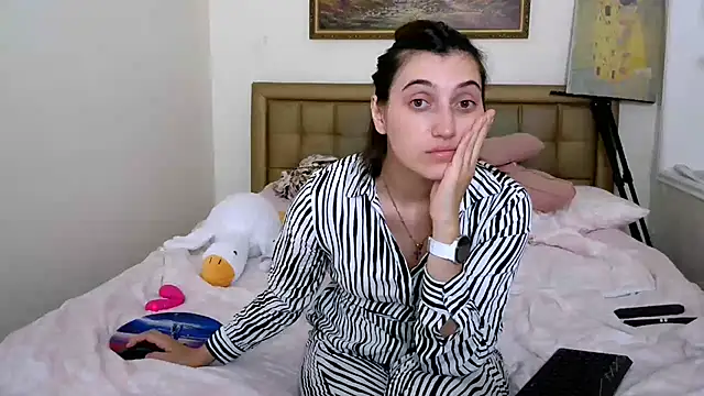 Snapshot of Iren chatting on July 25, 2026, 1:06 pm Iren online show from July 25, 2026, 1:06 pm