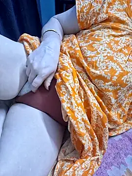 Snapshot of Raja_Ranii chatting on February 20, 2026, 5:26 pm Raja Ranii online show from February 20, 2026, 5:26 pm