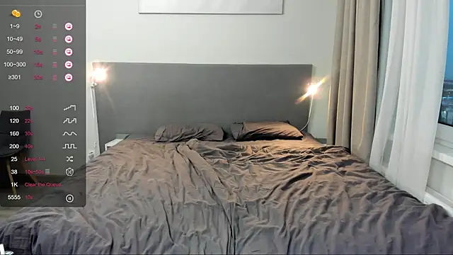 jesssicamooon online show from September 8, 2025, 5:01 pm