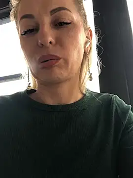 Diamond Bunny  online show from March 19, 2025, 12:12 pm