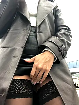 Diamond Bunny  online show from November 2, 2025, 12:10 pm