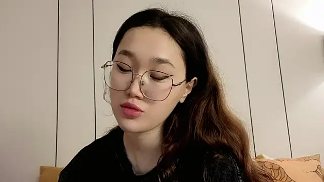 Jennatyan online show from June 19, 2026, 3:56 am