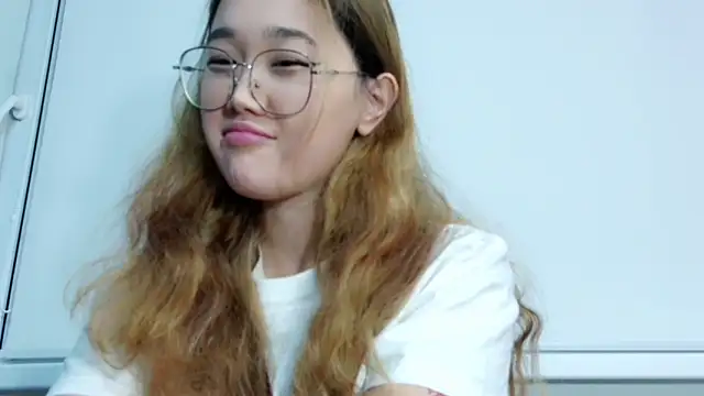 Jennatyan online show from November 18, 2025, 2:42 pm