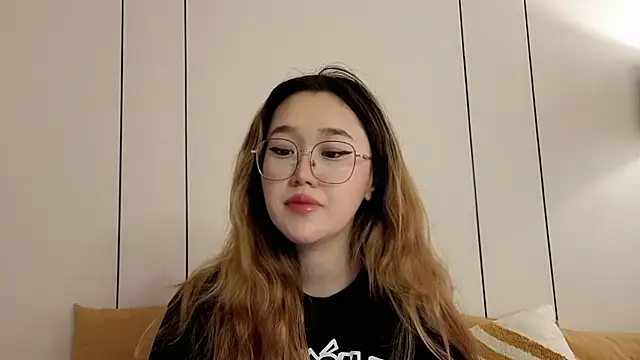 Jennatyan online show from April 22, 2026, 5:36 am