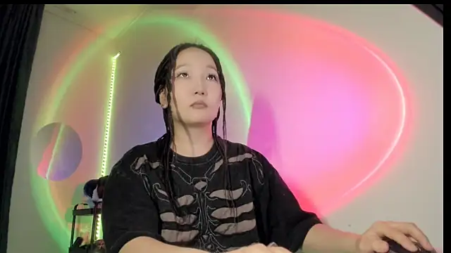 himeros goddess online show from February 7, 2025, 2:50 am