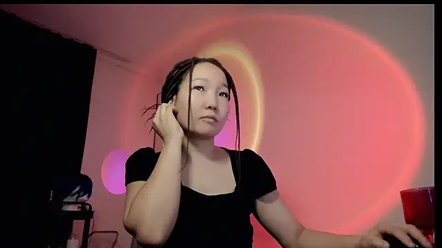 himeros goddess online show from January 26, 2025, 12:26 am