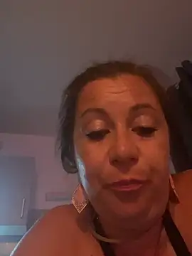 Lyannabuena69 online show from July 13, 2026, 12:21 am