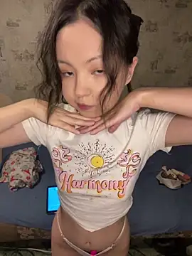 lalallalalaa- online show from October 3, 2025, 3:02 pm