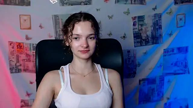  SusieSu  online show from June 15, 2026, 6:07 pm
