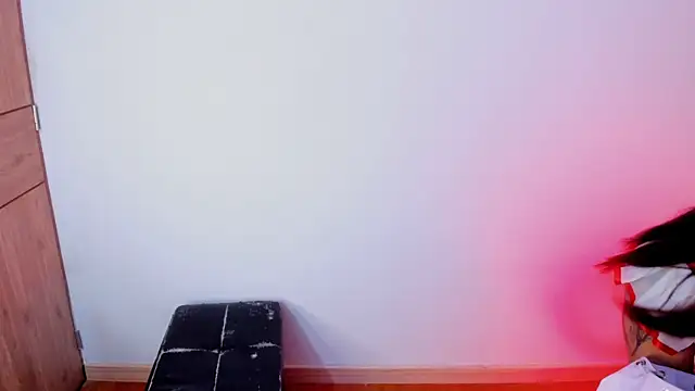 Tiffany sander online show from March 11, 2025, 10:07 am