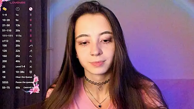 EvaBradley online show from October 7, 2025, 6:53 pm