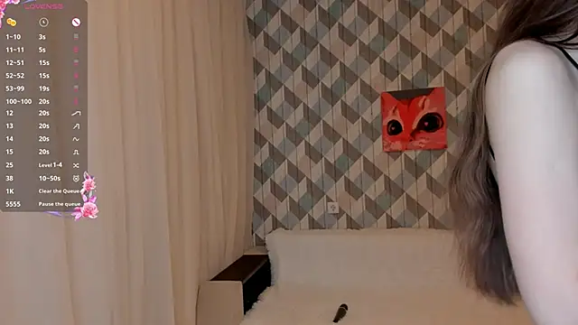 EvaBradley online show from March 9, 2025, 3:38 pm