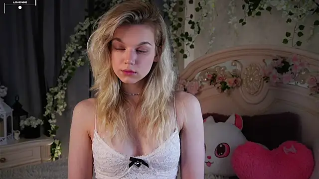 EdlinAlliston online show from November 3, 2025, 2:20 pm