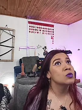 keila j online show from December 4, 2025, 10:47 am