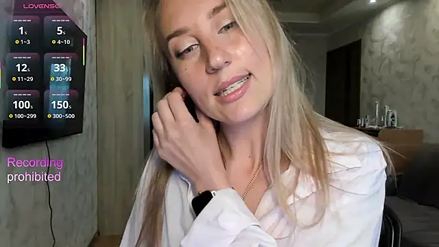 Snapshot of lady_Nati chatting on June 4, 2026, 1:27 pm lady Nati online show from June 4, 2026, 1:27 pm