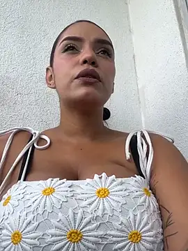 Sara-77 online show from May 22, 2026, 6:50 pm