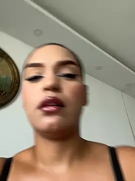 Sara-77 online show from June 13, 2026, 7:01 pm