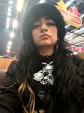 Lila Desiree online show from September 21, 2025, 9:31 pm