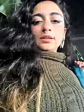 Lila Desiree online show from September 19, 2025, 4:44 pm