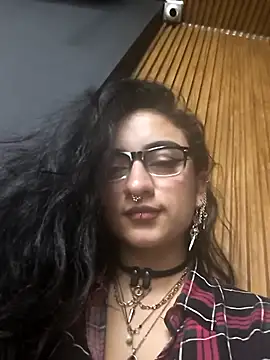 Lila Desiree online show from December 2, 2025, 2:52 pm