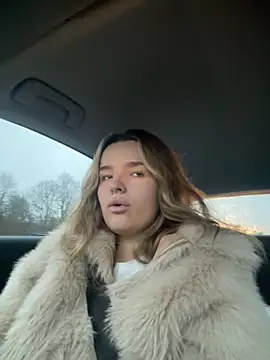 Snapshot of maisiesmithx chatting on December 16, 2025, 8:40 am maisiesmithx online show from December 16, 2025, 8:40 am