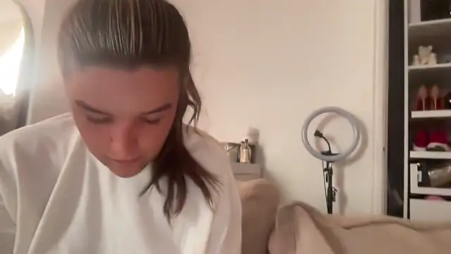 Snapshot of maisiesmithx chatting on September 24, 2025, 10:22 am maisiesmithx online show from September 24, 2025, 10:22 am