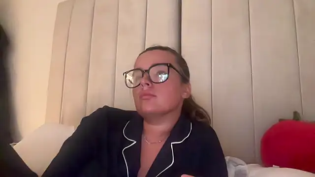 Snapshot of maisiesmithx chatting on September 28, 2025, 11:34 pm maisiesmithx online show from September 28, 2025, 11:34 pm