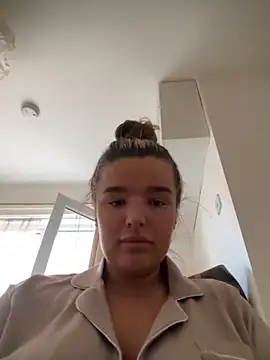 Snapshot of maisiesmithx chatting on October 6, 2025, 2:40 pm maisiesmithx online show from October 6, 2025, 2:40 pm