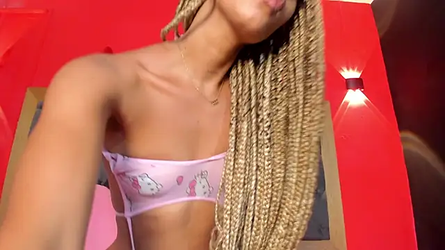 YayaHilton online show from August 4, 2026, 5:34 am