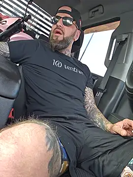 Snapshot of Beardedtattood chatting on July 25, 2026, 12:11 pm Beardedtattood online show from July 25, 2026, 12:11 pm