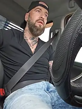 Snapshot of Beardedtattood chatting on July 21, 2026, 10:00 pm Beardedtattood online show from July 21, 2026, 10:00 pm