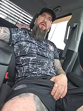 Snapshot of Beardedtattood chatting on June 26, 2026, 11:49 am Beardedtattood online show from June 26, 2026, 11:49 am