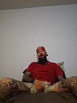 Snapshot of Beardedtattood chatting on June 30, 2026, 2:11 am Beardedtattood online show from June 30, 2026, 2:11 am