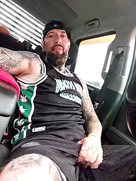 Snapshot of Beardedtattood chatting on July 15, 2026, 11:28 am Beardedtattood online show from July 15, 2026, 11:28 am