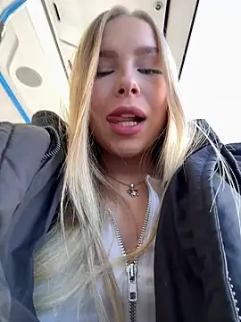 mur girl online show from February 21, 2025, 8:40 am