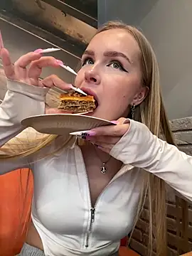 mur girl online show from February 26, 2025, 11:11 am