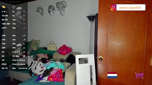 samara veguz222 online show from May 4, 2026, 3:32 am