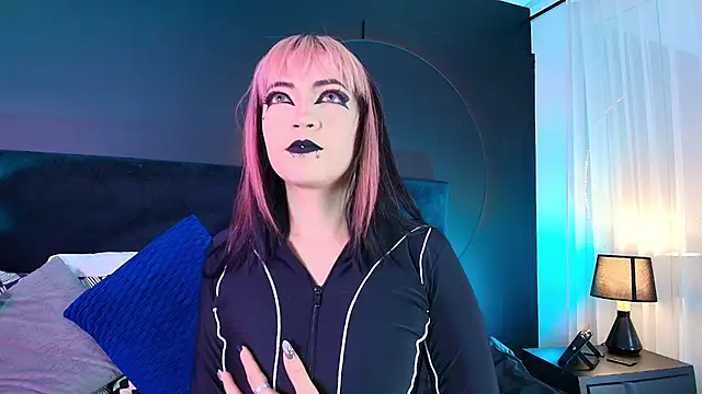 Aylen darkmoor online show from May 7, 2026, 7:50 pm