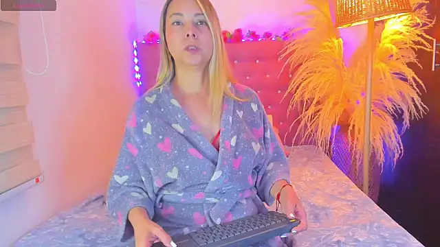  sexybunny  online show from May 5, 2026, 6:16 am