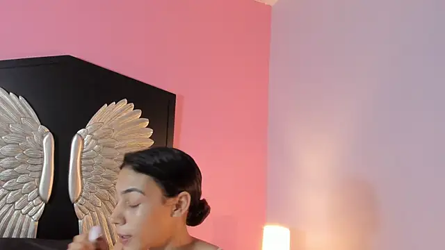 lupeebony online show from August 2, 2026, 8:06 pm