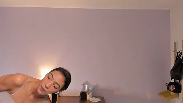 lupeebony online show from July 9, 2026, 10:42 pm