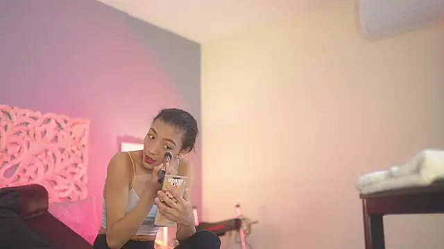 lupeebony online show from September 12, 2025, 7:46 pm