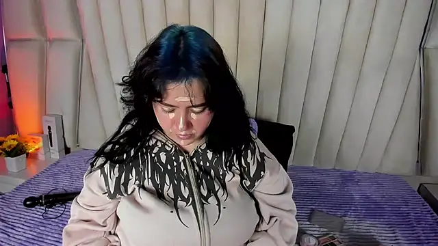 Victoria Rossy online show from June 16, 2026, 9:48 pm