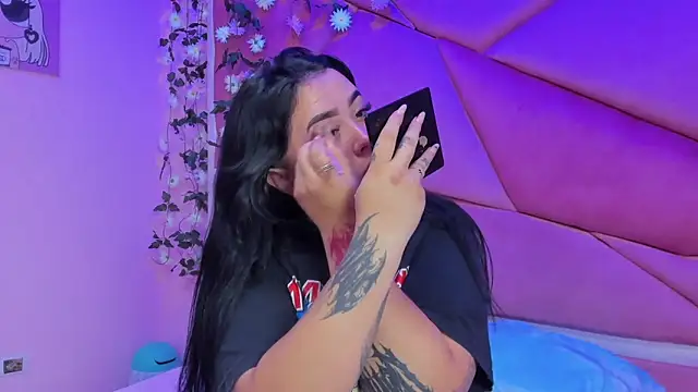 Victoria Rossy online show from December 15, 2025, 7:41 pm